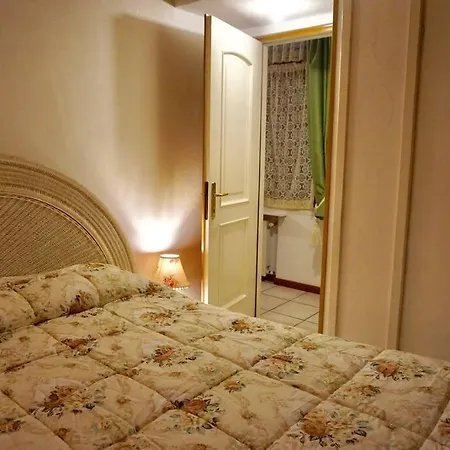 Nel Centro Di Dei Marmi Apartment