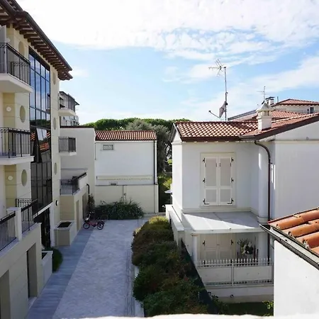Apartman Nel Centro Di Dei Marmi