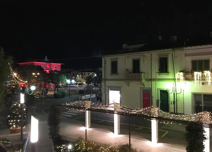 Nel Centro Di Dei Marmi