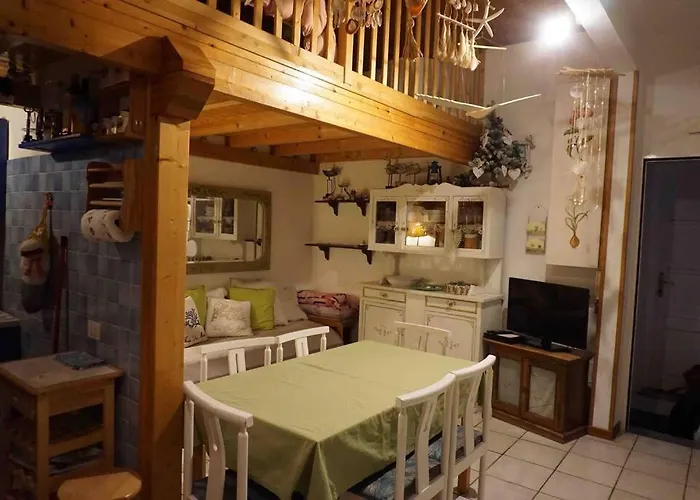 Nel Centro Di Dei Marmi Форте-деи-Марми