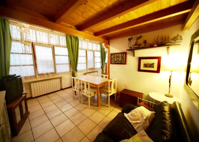 Apartman Nel Centro Di Dei Marmi